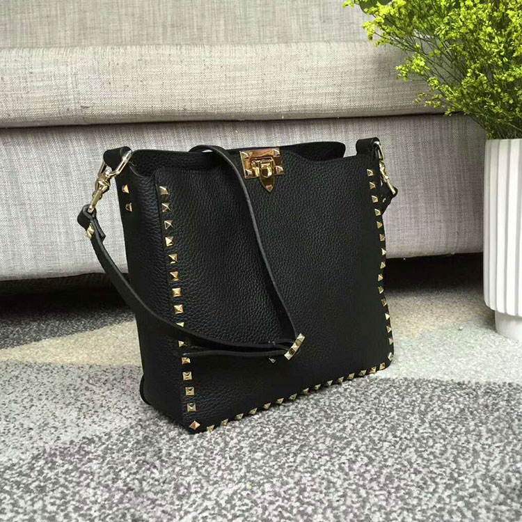 2018 Valentino GUITAR ROCKSTUD ROLLING HOBO BAG