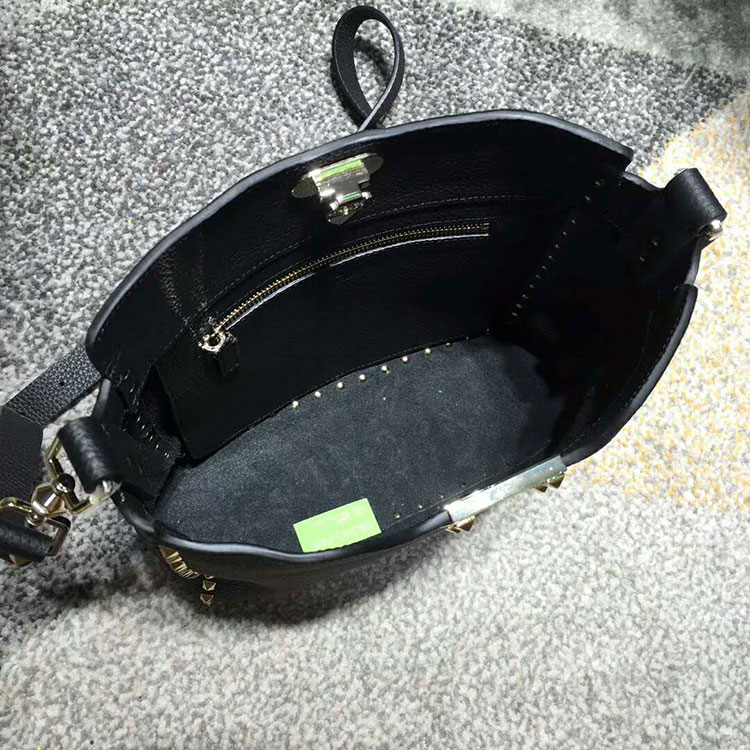 2018 Valentino GUITAR ROCKSTUD ROLLING HOBO BAG