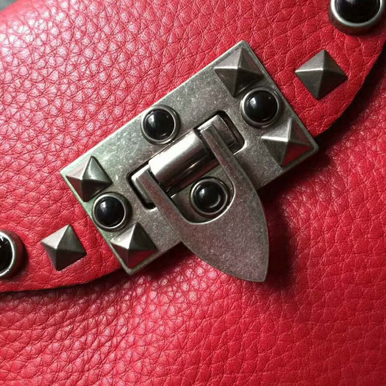 2018 Valentino GUITAR ROCKSTUD ROLLING SMALL CROSS BODY BAG 0178