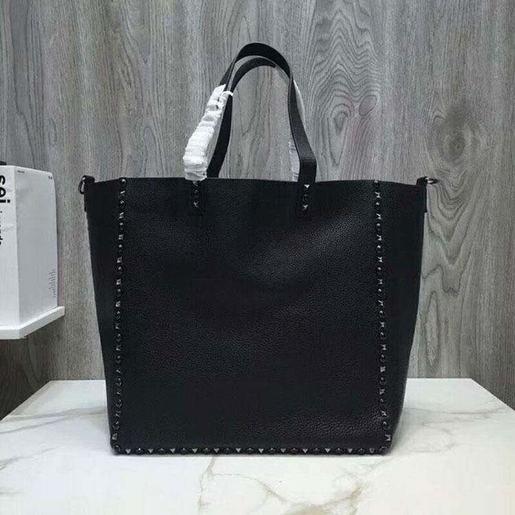 2018 Valentino Garavani Guitar Rockstud Rolling Double reversible tote in calfskin