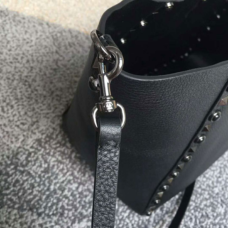 2018 Valentino Garavani Guitar Rockstud Rolling Double reversible tote in calfskin