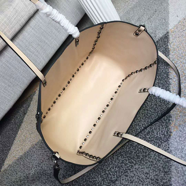 2018 Valentino Garavani Guitar Rockstud Rolling Double reversible tote in calfskin