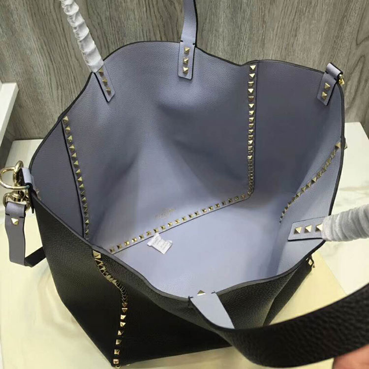 2018 Valentino Garavani Guitar Rockstud Rolling Double reversible tote in calfskin