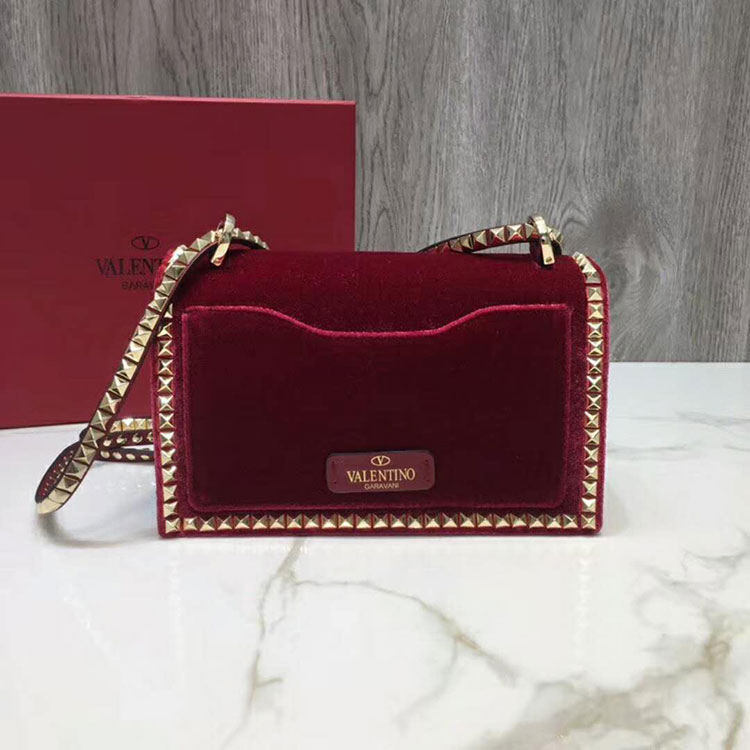 2018 Valentino Garavani Rockstud No Limit Bag