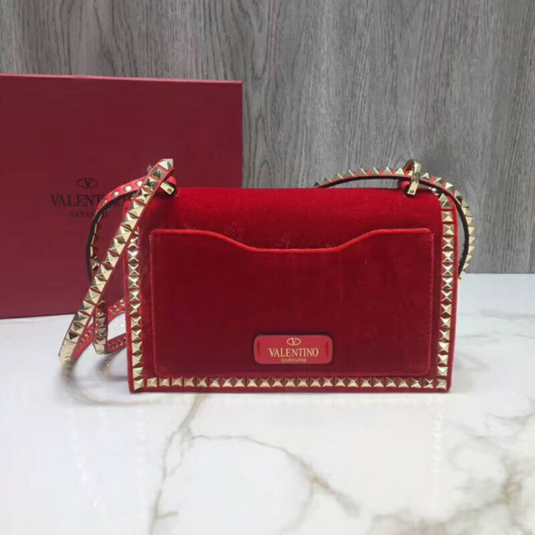 2018 Valentino Garavani Rockstud No Limit Bag