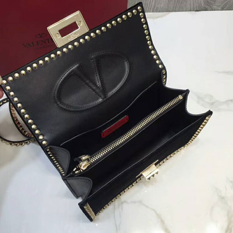 2018 Valentino Garavani Rockstud No Limit Bag