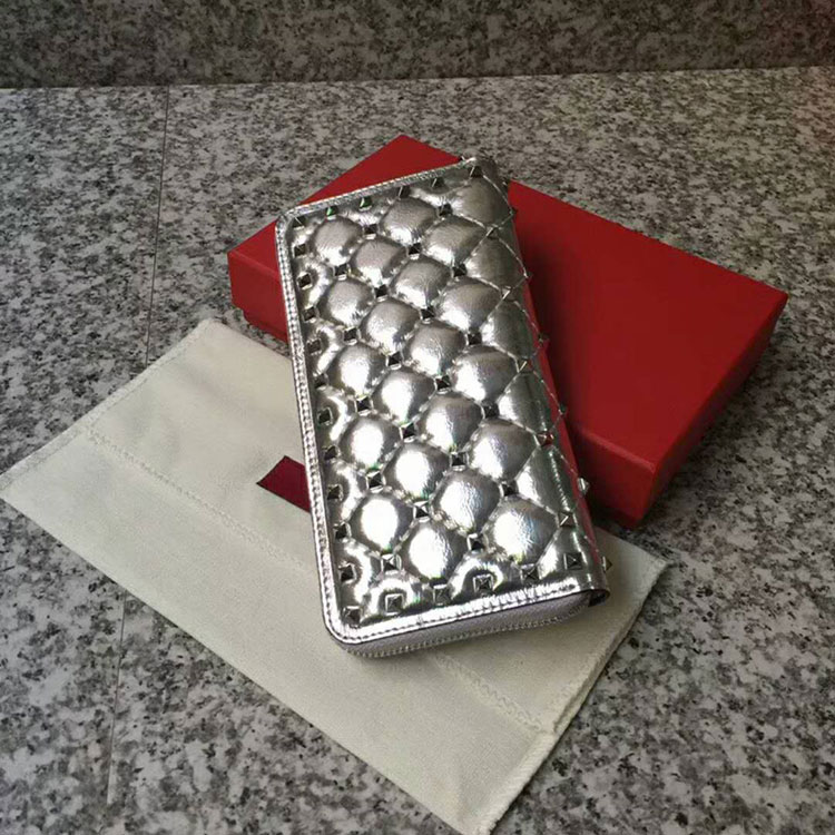 2018 Valentino Garavani Rockstud Spike wallet