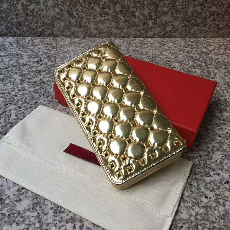 2018 Valentino Garavani Rockstud Spike wallet