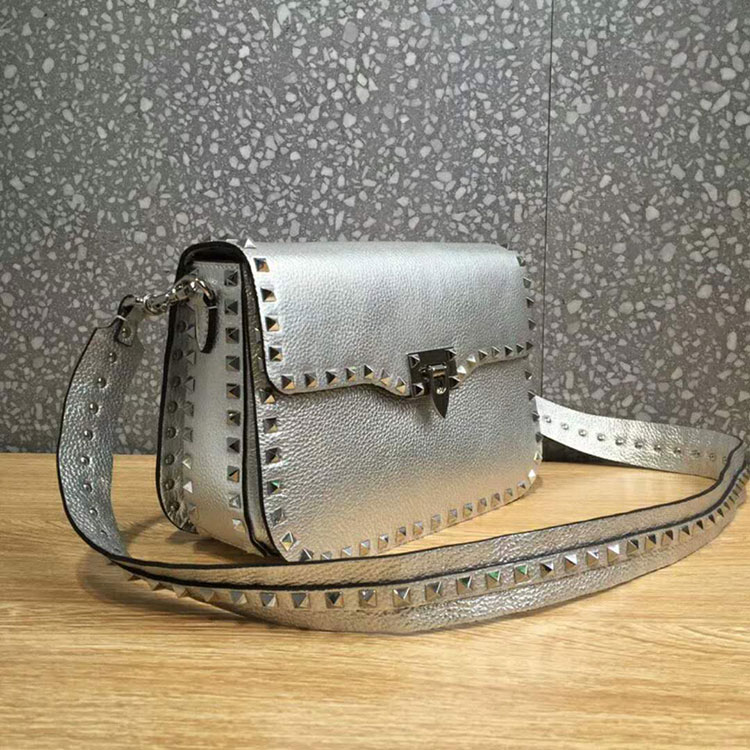 2018 Valentino Garavani Rockstud bag