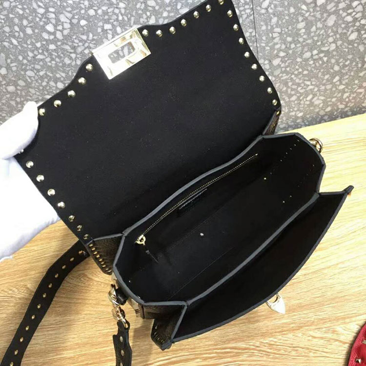 2018 Valentino Garavani Rockstud bag