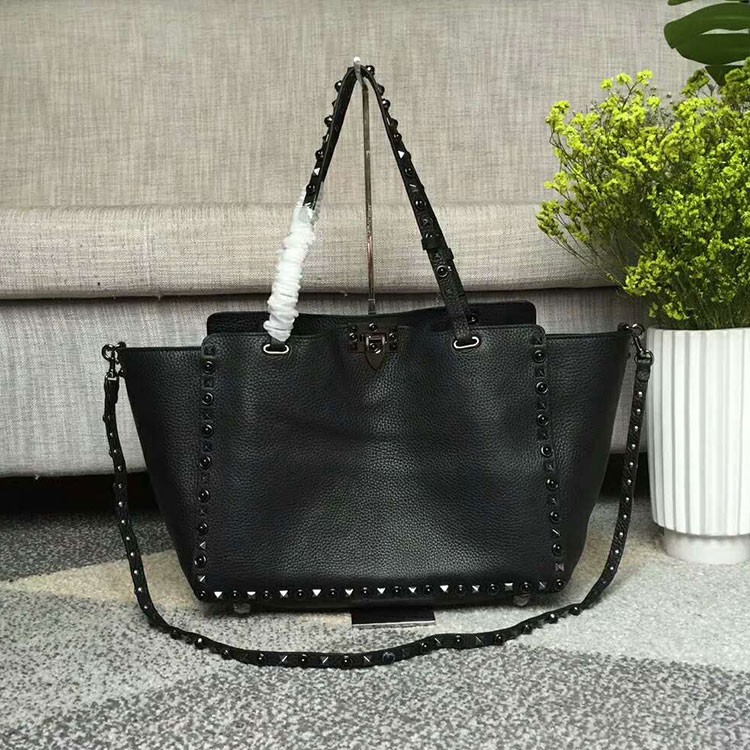 2018 Valentino ROCKSTUD NOIR MEDIUM TOTE 0973