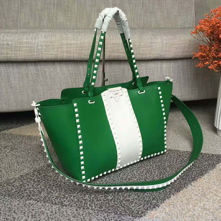 2018 Valentino ROCKSTUD NOIR MEDIUM TOTE 0973