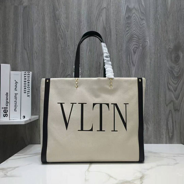 2018 Valentino Shoulder bag