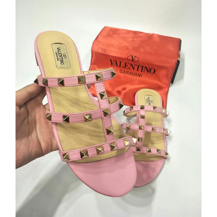 2018 Valentino women Flat shoes with rivet