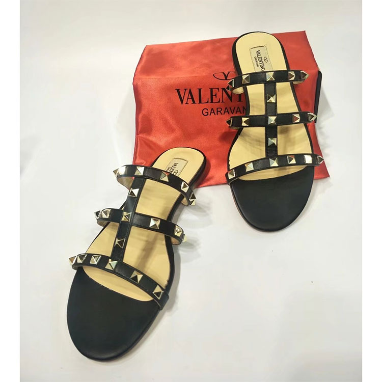 2018 Valentino women Flat shoes with rivet