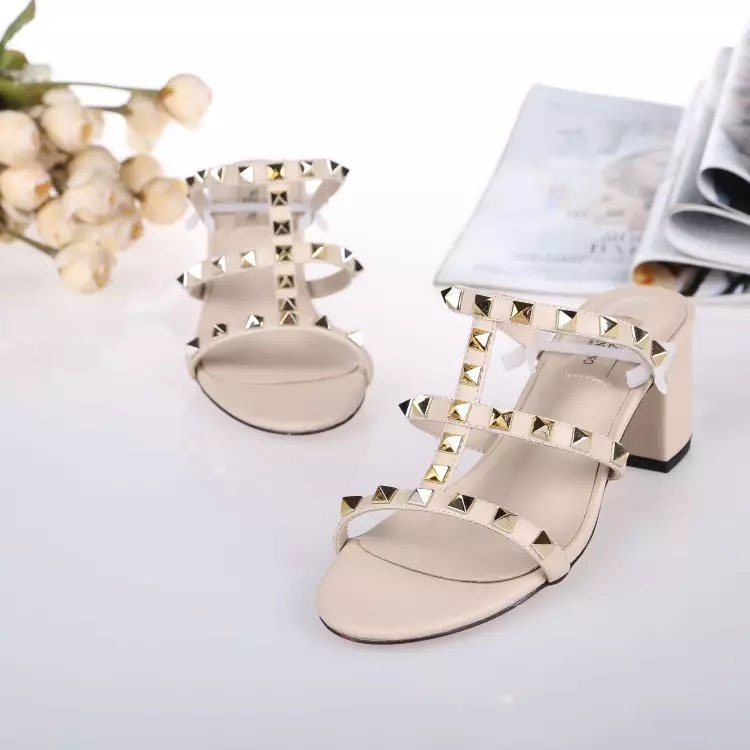 2018 Valentino women Sandal in Calfskin with rivet Heel 5.5cm