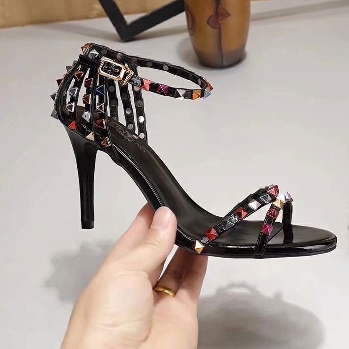 2018 Valentino women Sandal in Patent leather Heel 9cm