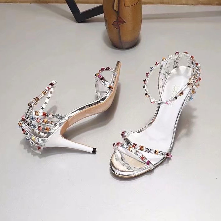 2018 Valentino women Sandal in Patent leather Heel 9cm