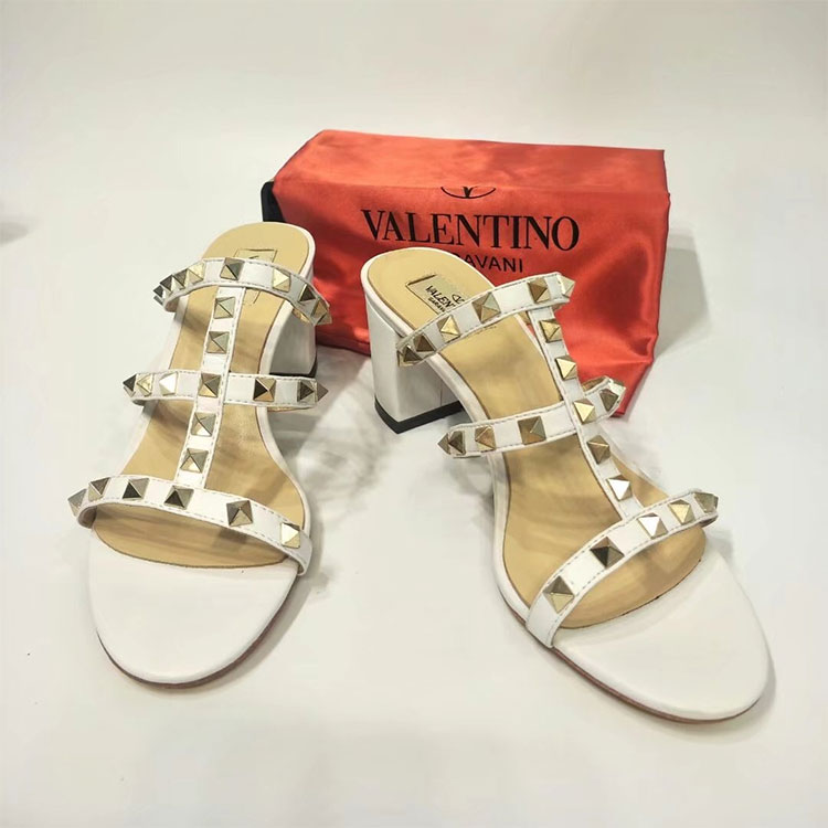 2018 Valentino women Sandal with rivet