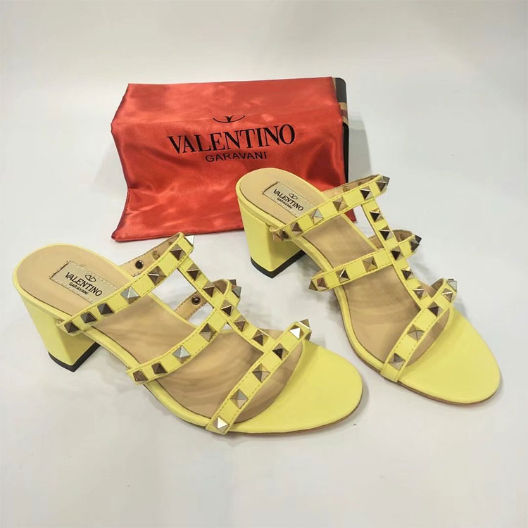 2018 Valentino women Sandal with rivet