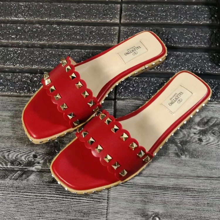 2018 Valentino women Slippers with rivet