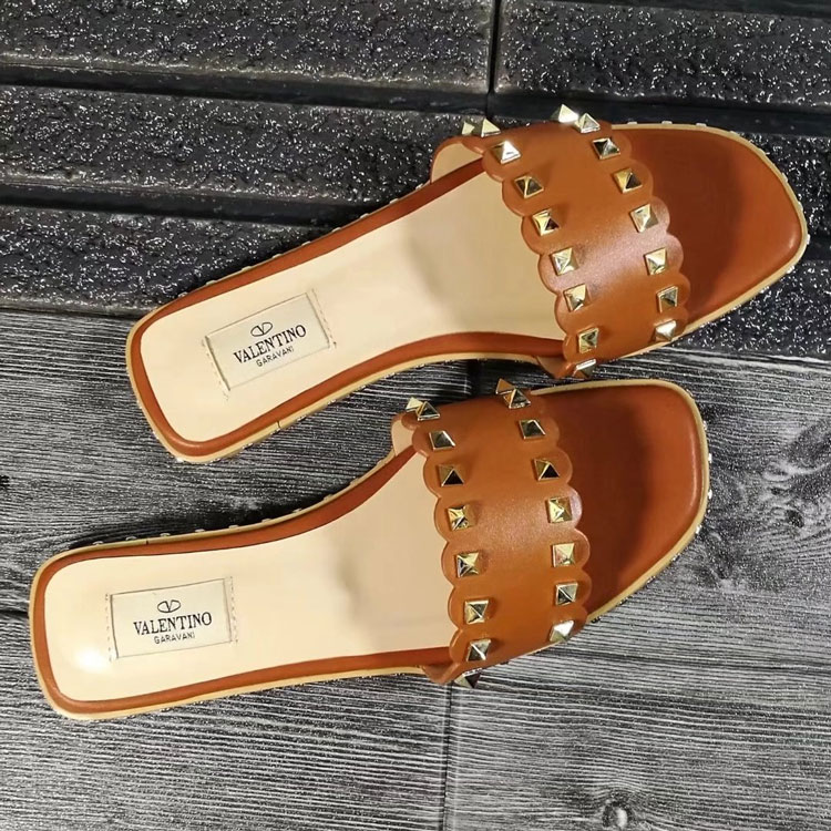 2018 Valentino women Slippers with rivet