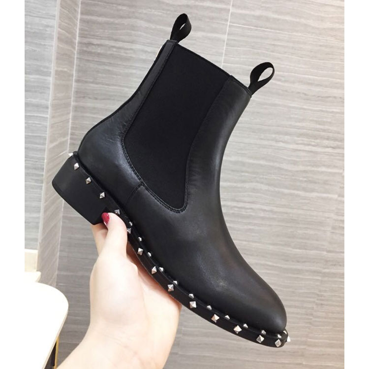 2018 Valentino women boots in Calfskin with rivet