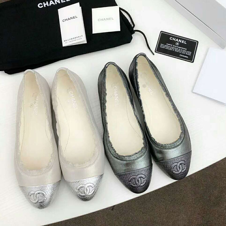 2018 chanle women Flat shoes in Calfskin