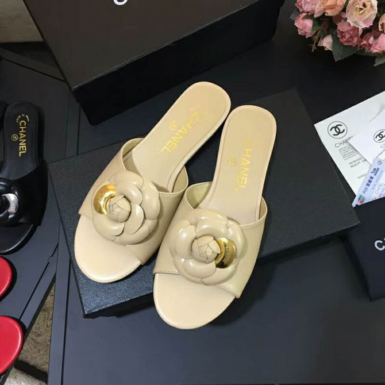 2018 chanle women Flat shoes in Lambskin