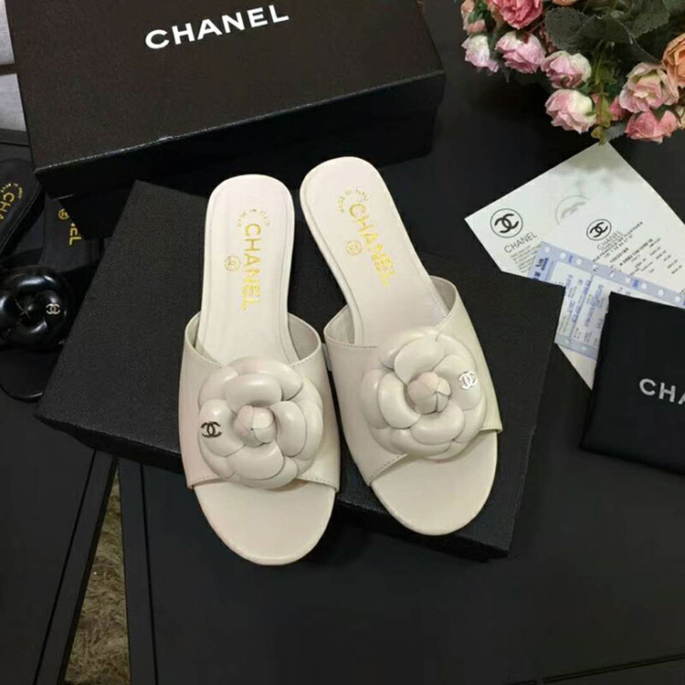 2018 chanle women Flat shoes in Lambskin