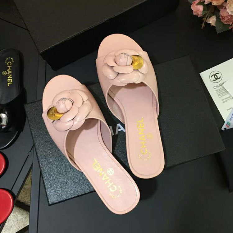 2018 chanle women Flat shoes in Lambskin