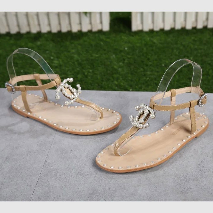 2018 chanle women Sandal in Calfskin with pearl