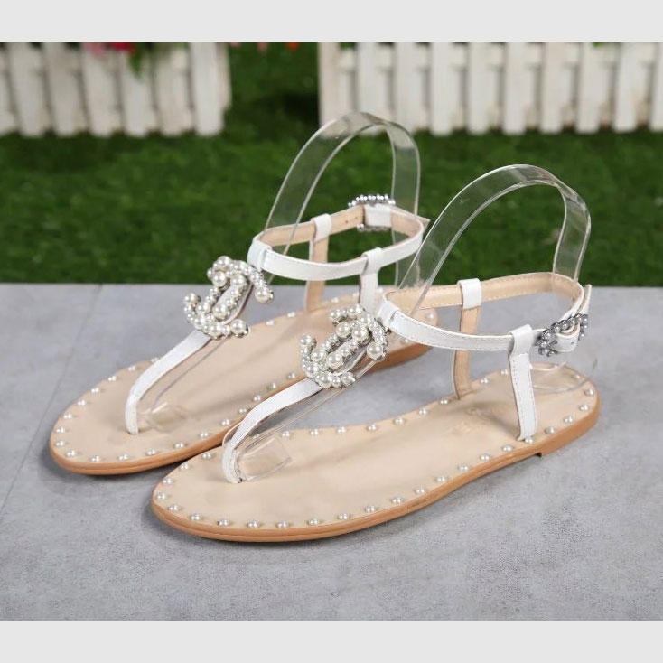 2018 chanle women Sandal in Calfskin with pearl