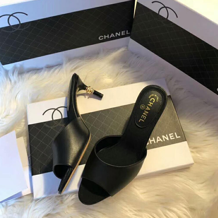 2018 chanle women Sandal in Lambskin