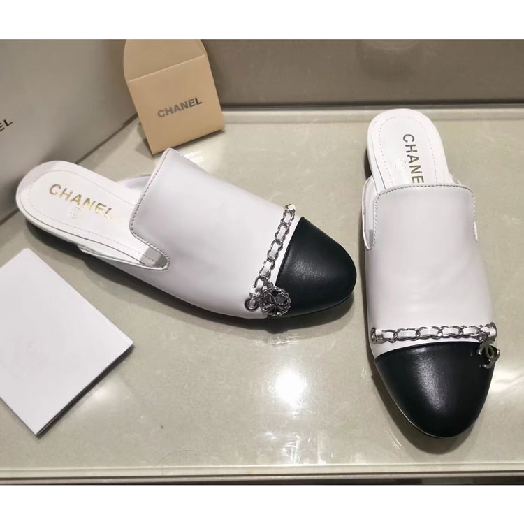 2018 chanle women Slippers in Calfskin leather