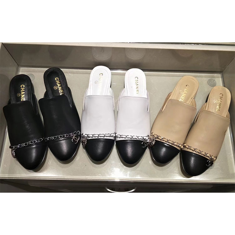 2018 chanle women Slippers in Calfskin leather