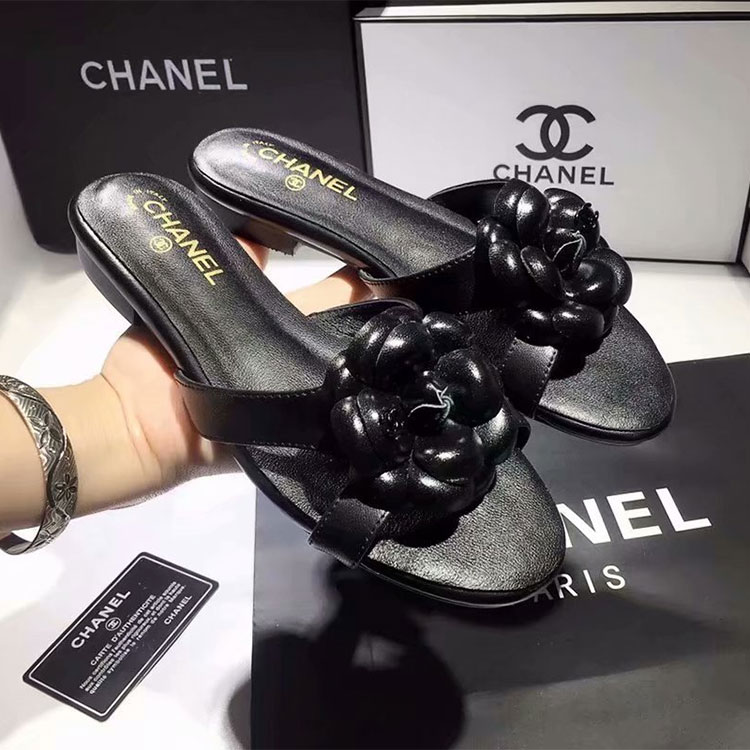 2018 chanle women Slippers in Lambskin