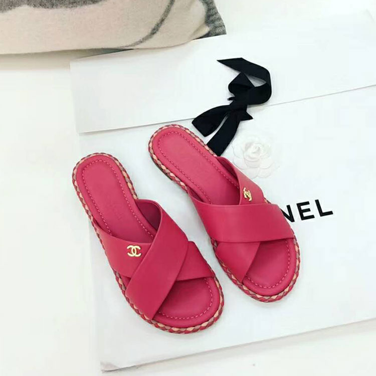 2018 chanle women Slippers in Lambskin