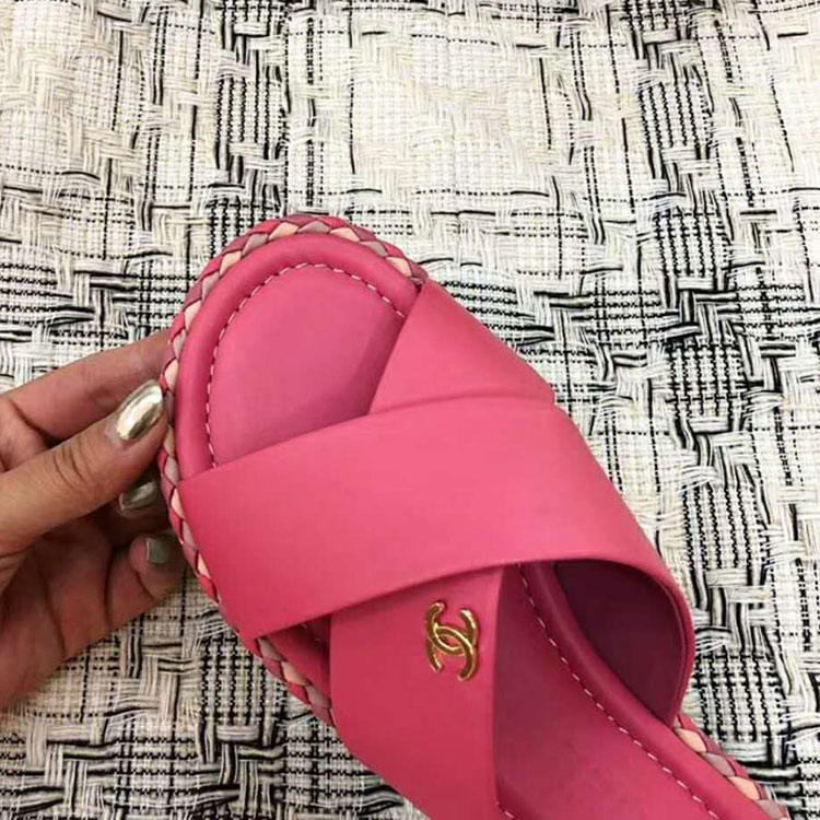 2018 chanle women Slippers in Lambskin