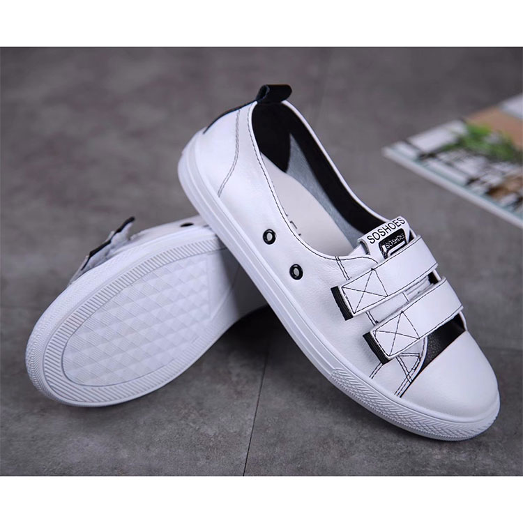 2018 chanle women Sneaker in Calfskin