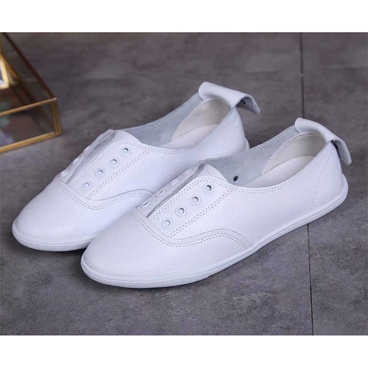 2018 chanle women Sneaker in Calfskin