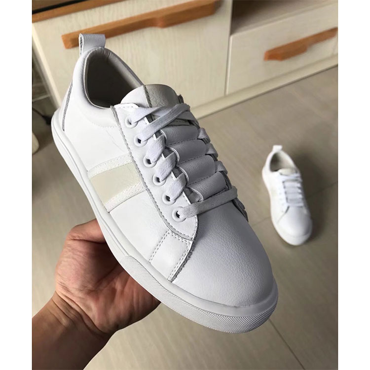 2018 chanle women Sneaker in Calfskin