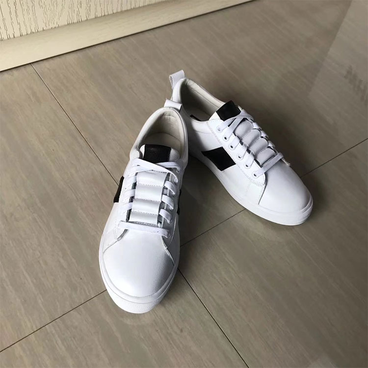 2018 chanle women Sneaker in Calfskin