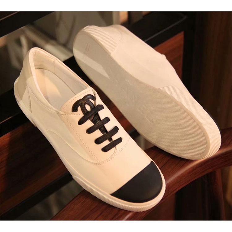 2018 chanle women Sneaker in Calfskin