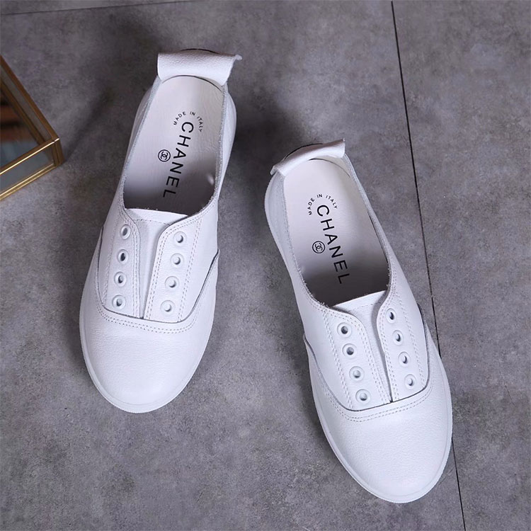 2018 chanle women Sneaker in Calfskin