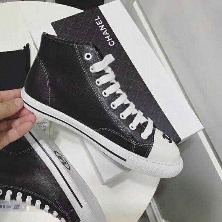 2018 chanle women Sneaker in Calfskin