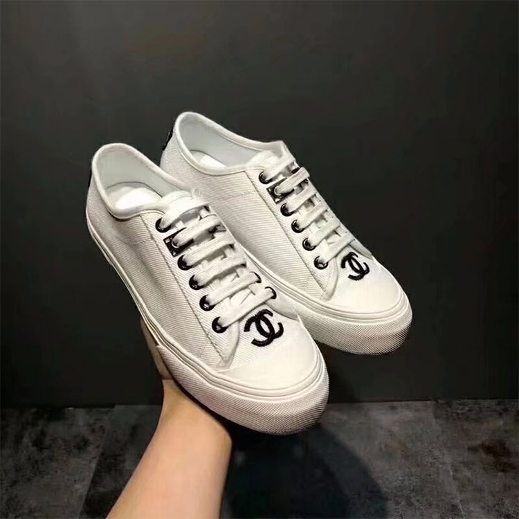 2018 chanle women Sneaker in canvas