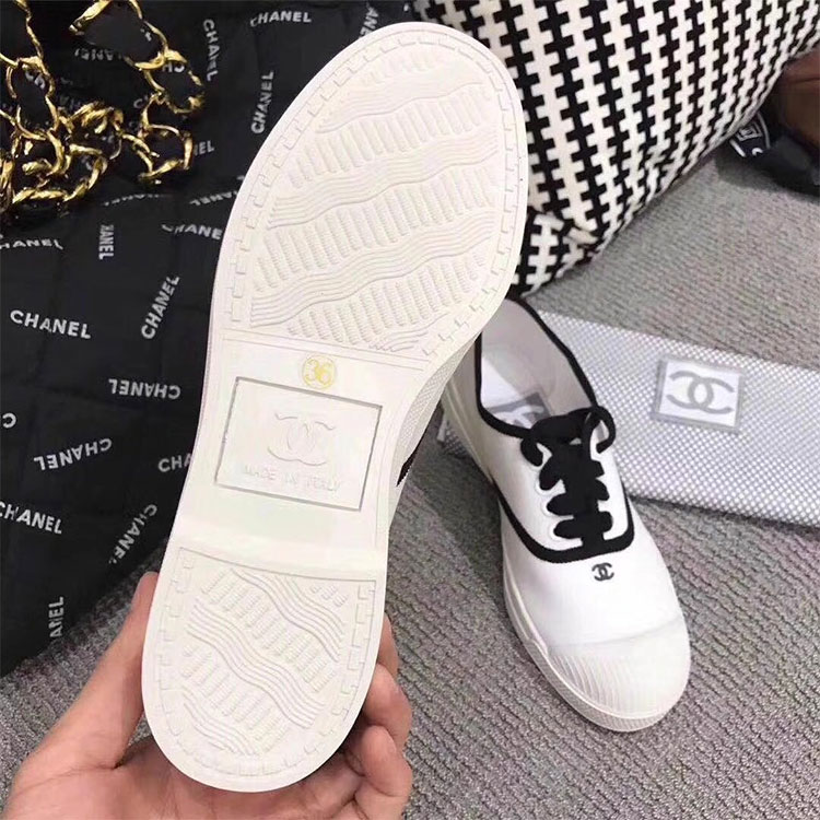 2018 chanle women Sneaker in canvas