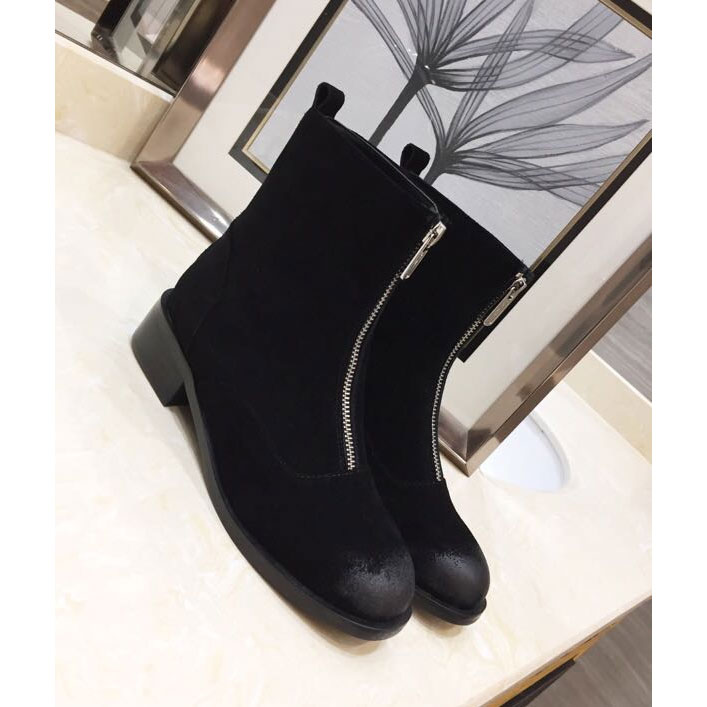 2018 chanle women boots in velvet