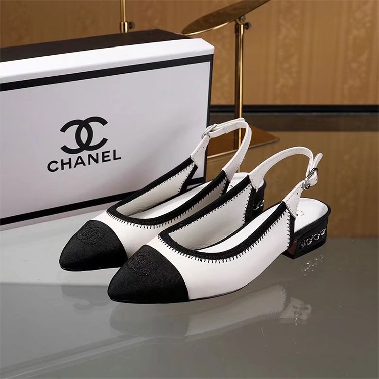 2018 chanle women flat shoes in Calfskin